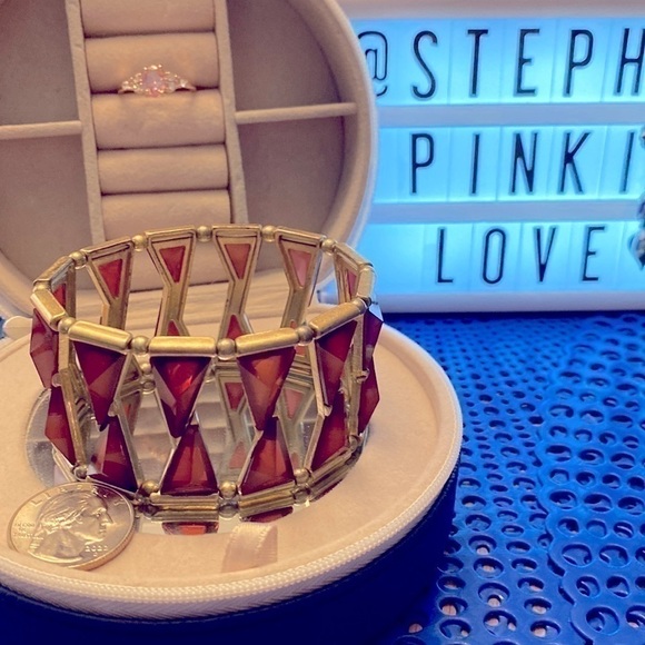 𝅺VINTAGE Fashion stretch bracelet with Unique triangle design - Picture 1 of 3